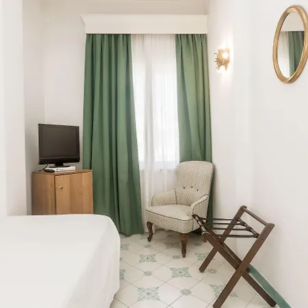 Pazziella, A Luxury Collection Hotel, Hotel